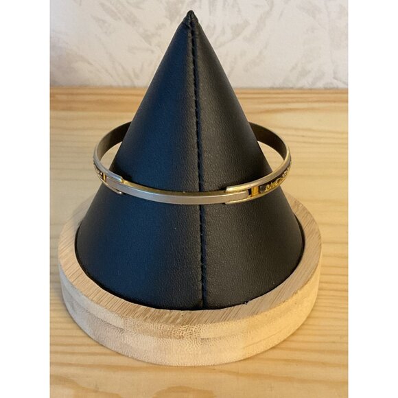 Goldtone Bangle Bracelet With Intricate Pattern Fashion Jewelry - Picture 2 of 3